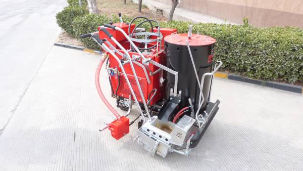 热熔震荡划线机哪里买？找24年热熔划线机老品牌-天途路业